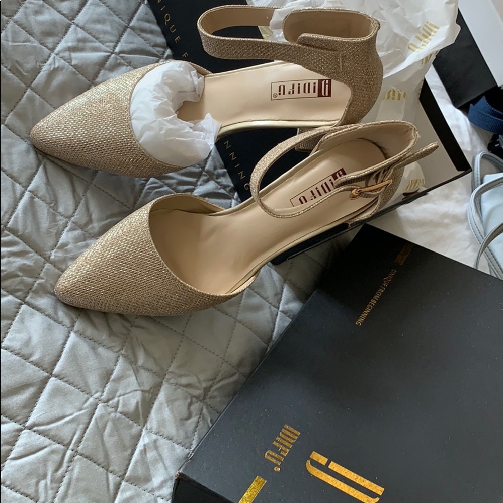 Idifu gold glitter shoes